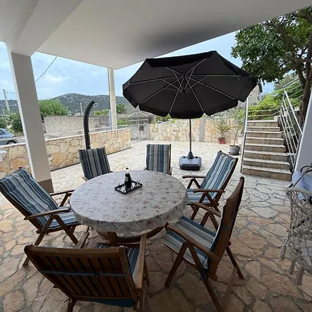 Сasa de vacaciones House Ivana Vinišće